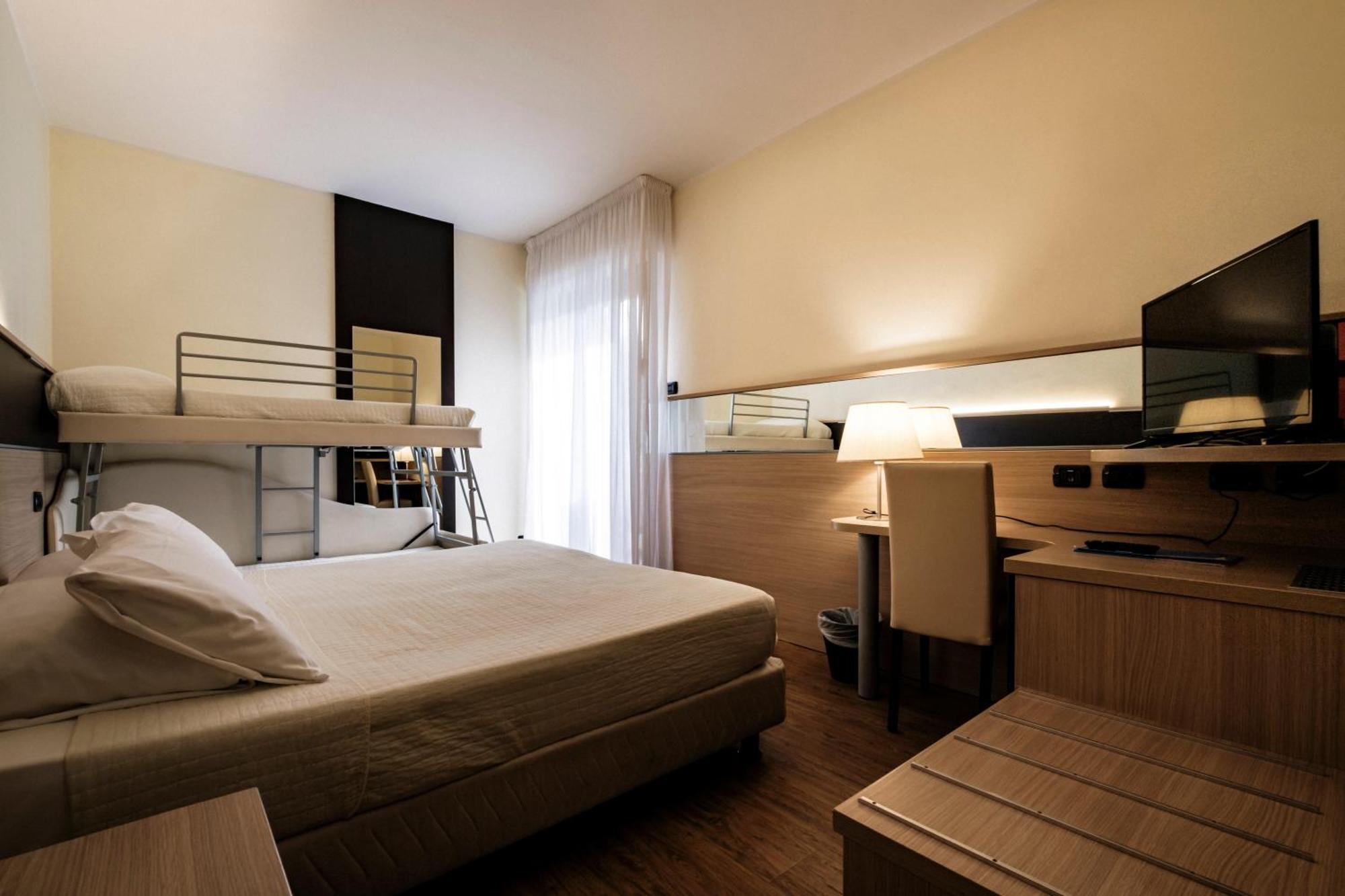 Augustus Hotel リッチョーネ エクステリア 写真