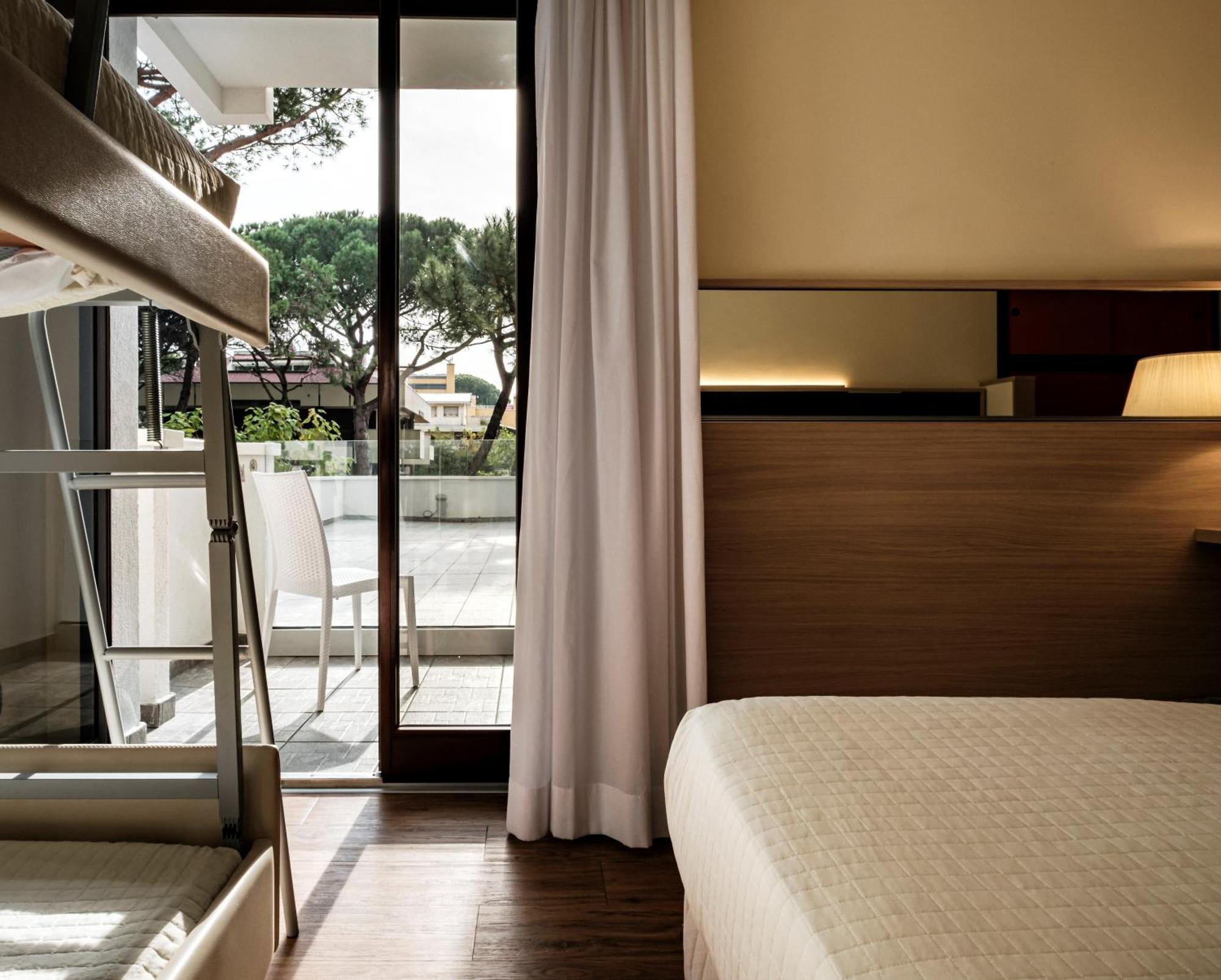 Augustus Hotel リッチョーネ エクステリア 写真