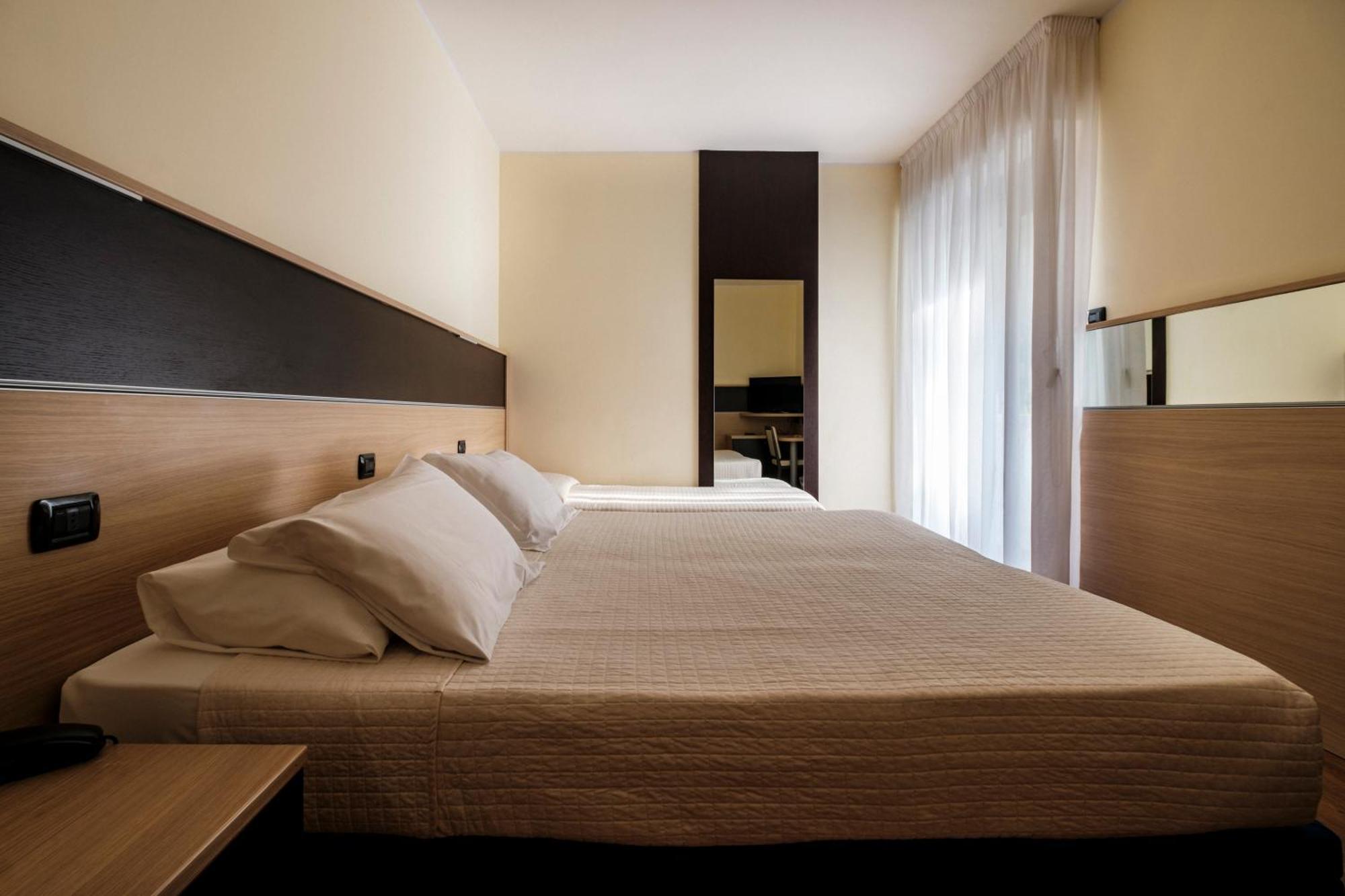 Augustus Hotel リッチョーネ エクステリア 写真