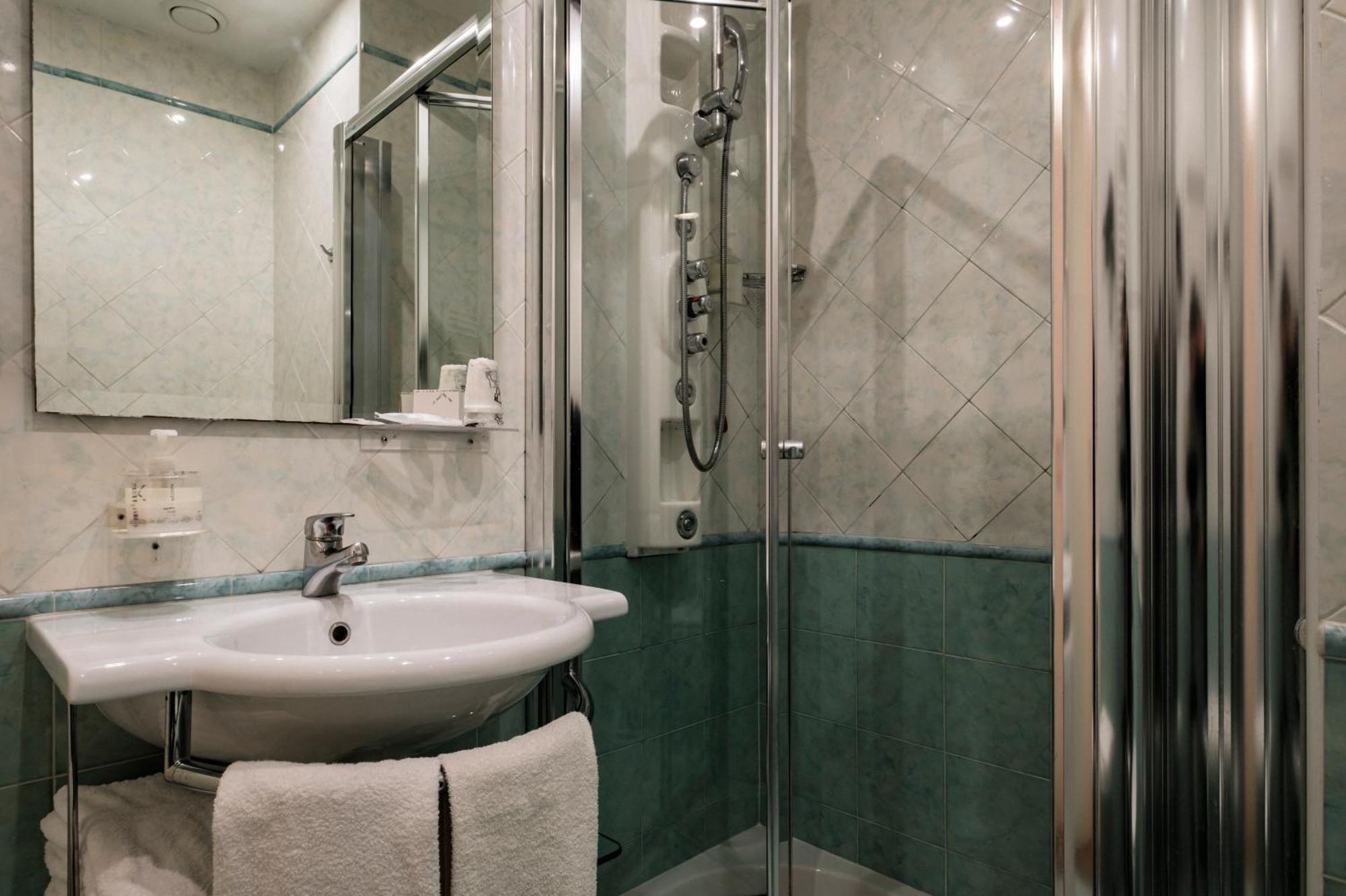 Augustus Hotel リッチョーネ エクステリア 写真