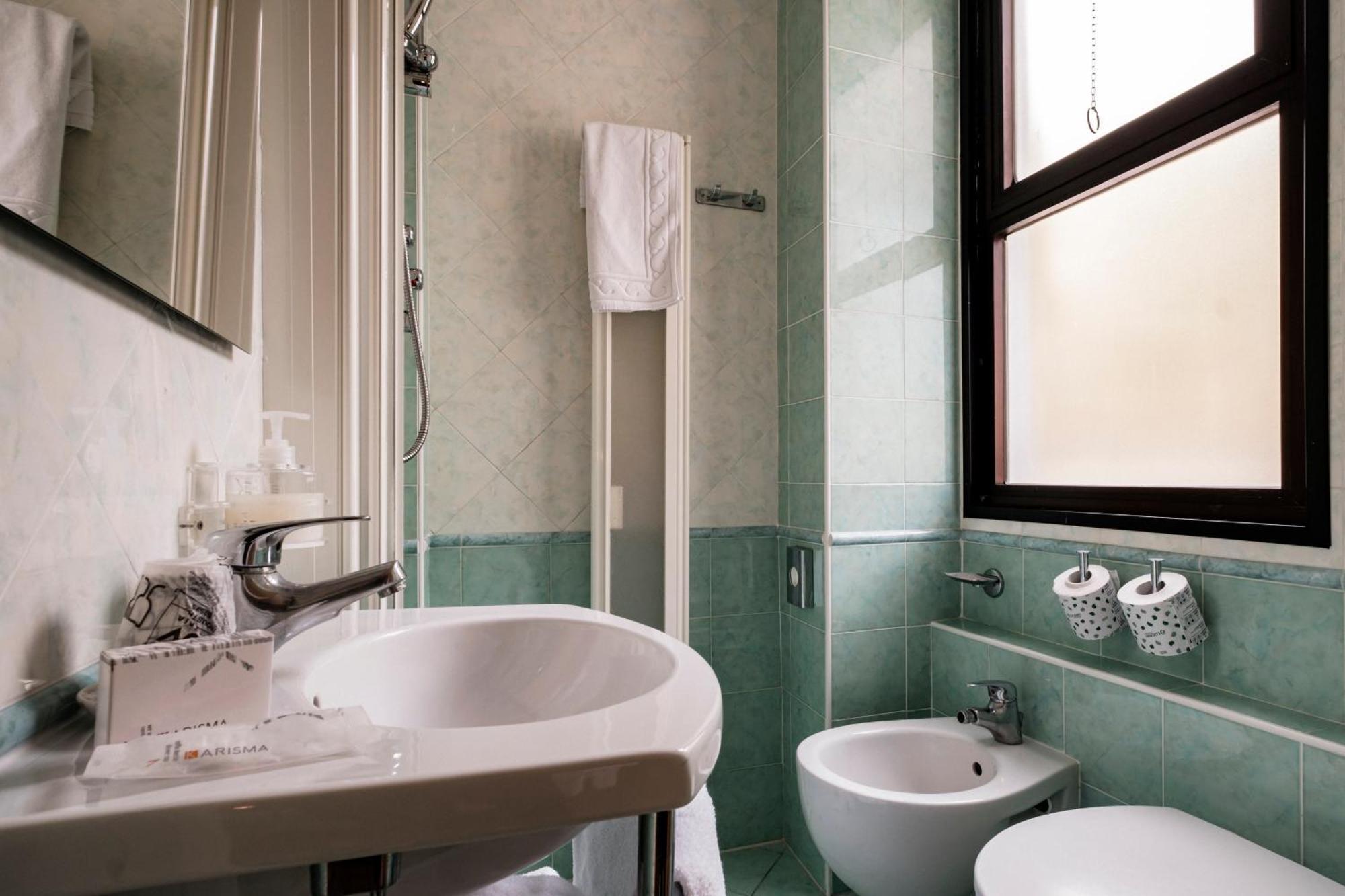 Augustus Hotel リッチョーネ エクステリア 写真