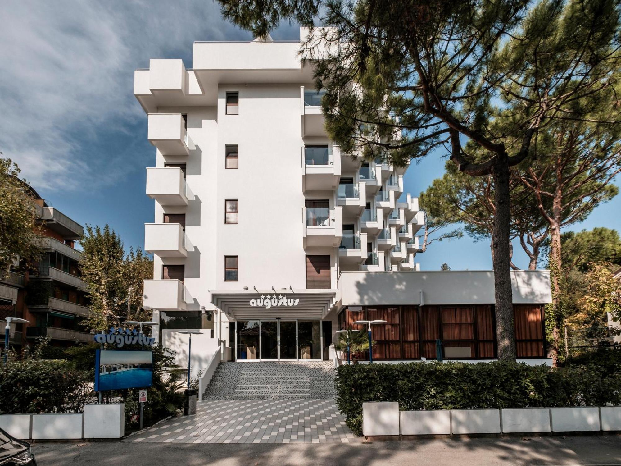 Augustus Hotel リッチョーネ エクステリア 写真